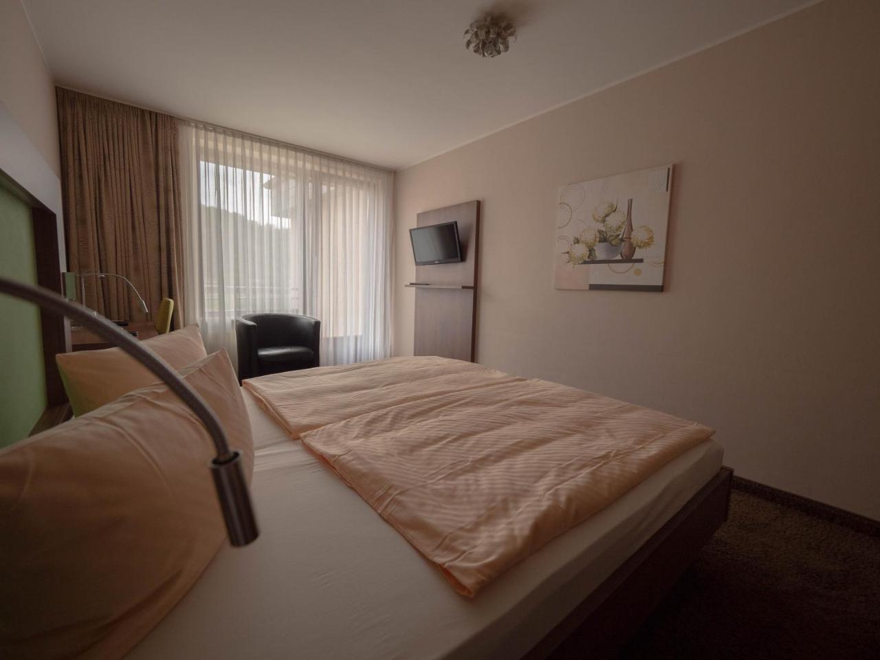 Hotel Villa Am Rhein Андернах Экстерьер фото